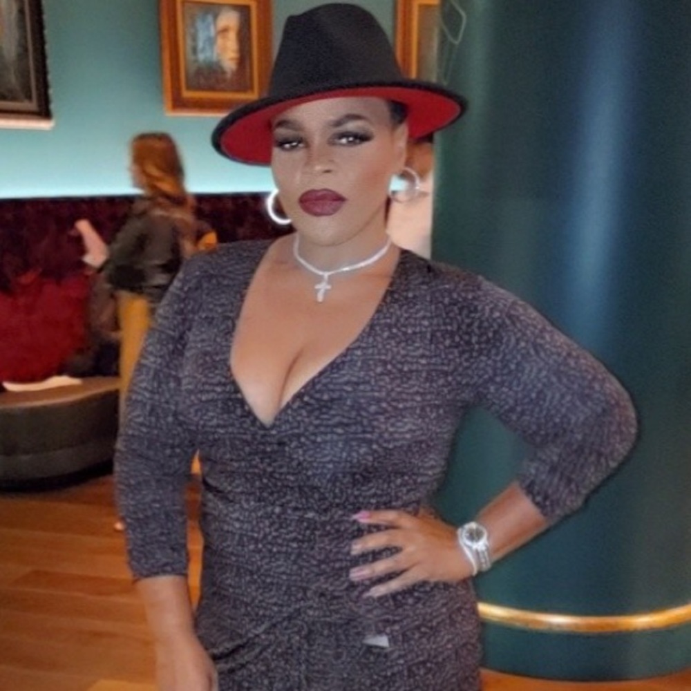 Meet your Posher, Danielle